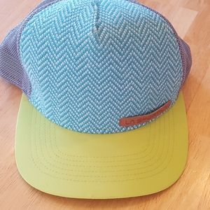 La Sportiva trucker hat